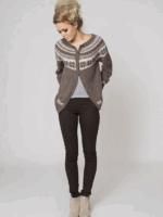 Nancy peysa lokuð og hneppt