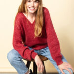 1932 VILMA rauð v hálspeysa með organic á dönsku