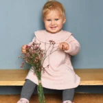 T11-27 Leikskólakjóll og litlir skór