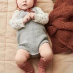 T14-06 Basic peysa/samfella/húfa/sokkar